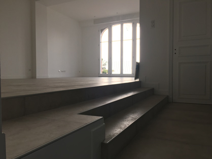 Finition carrelage de décalage de niveau